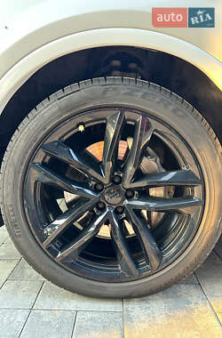 Внедорожник / Кроссовер Audi Q7 2017 в 