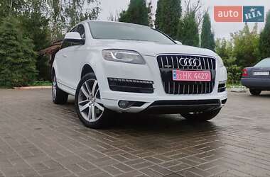 Внедорожник / Кроссовер Audi Q7 2015 в 