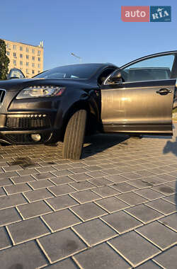 Позашляховик / Кросовер Audi Q7 2010 в 