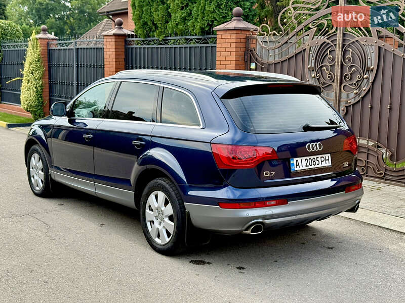 Позашляховик / Кросовер Audi Q7 2013 в Олександрії