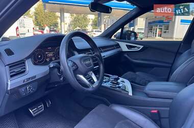 Позашляховик / Кросовер Audi Q7 2015 в 