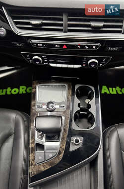 Позашляховик / Кросовер Audi Q7 2016 в 