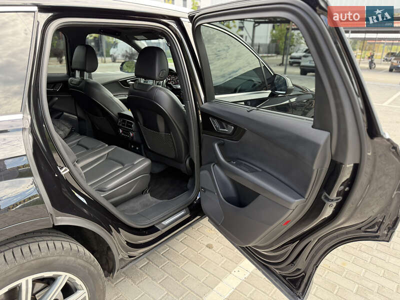Позашляховик / Кросовер Audi Q7 2018 в Києві