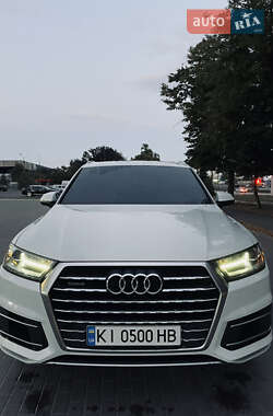 Позашляховик / Кросовер Audi Q7 2016 в 