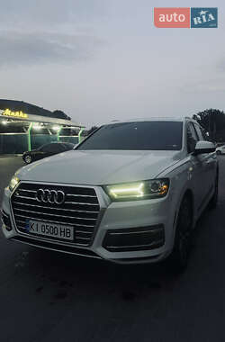 Позашляховик / Кросовер Audi Q7 2016 в 