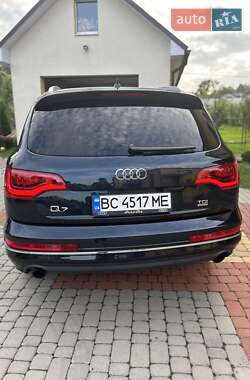 Позашляховик / Кросовер Audi Q7 2012 в 