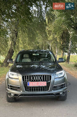Позашляховик / Кросовер Audi Q7 2013 в 