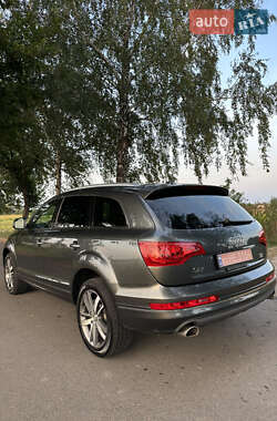 Позашляховик / Кросовер Audi Q7 2013 в 