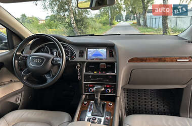 Позашляховик / Кросовер Audi Q7 2013 в 