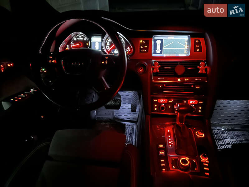 Позашляховик / Кросовер Audi Q7 2014 в Києві