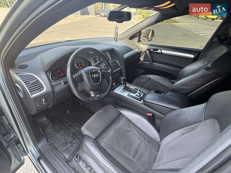 Позашляховик / Кросовер Audi Q7 2010 в Тячеві