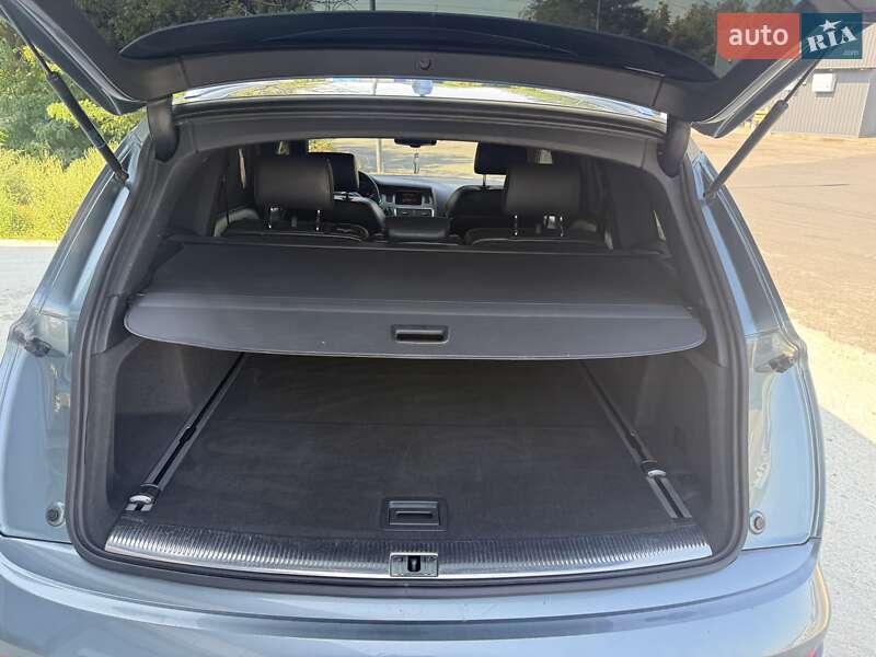 Позашляховик / Кросовер Audi Q7 2010 в Тячеві