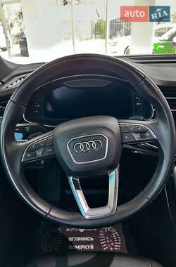 Позашляховик / Кросовер Audi Q7 2019 в 