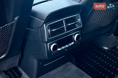 Внедорожник / Кроссовер Audi Q7 2017 в 