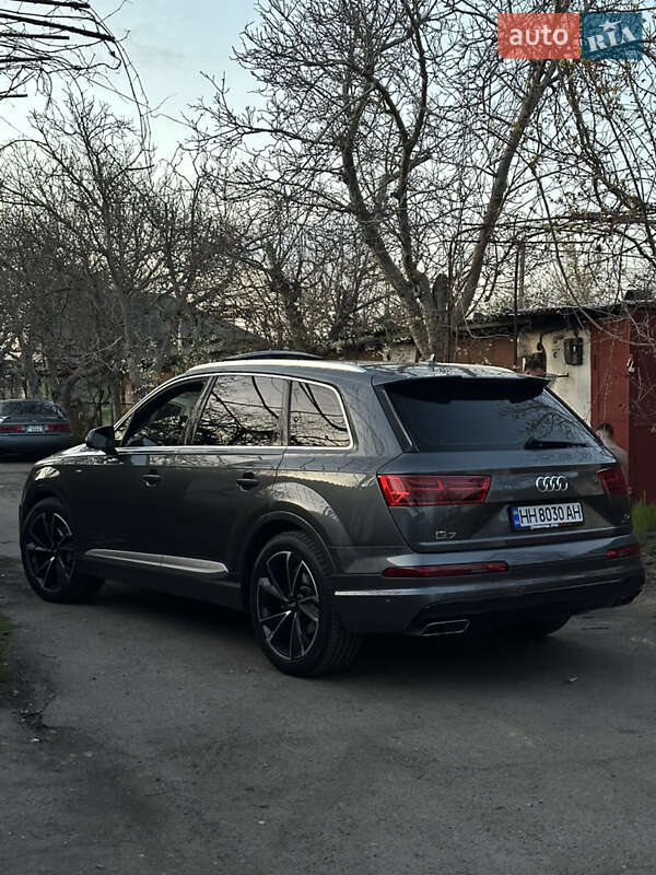 Внедорожник / Кроссовер Audi Q7 2015 в Одессе