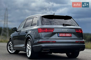 Внедорожник / Кроссовер Audi Q7 2017 в 
