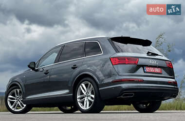 Внедорожник / Кроссовер Audi Q7 2017 в 