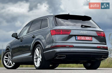Внедорожник / Кроссовер Audi Q7 2017 в 