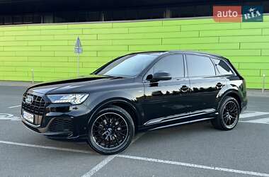 Внедорожник / Кроссовер Audi Q7 2020 в 