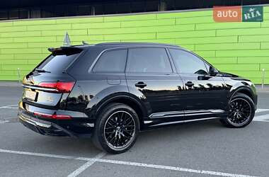 Внедорожник / Кроссовер Audi Q7 2020 в 