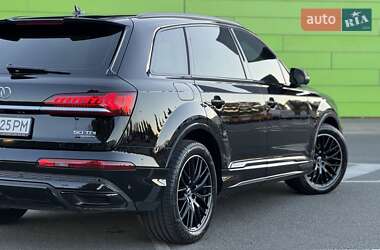 Внедорожник / Кроссовер Audi Q7 2020 в 