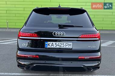 Внедорожник / Кроссовер Audi Q7 2020 в 
