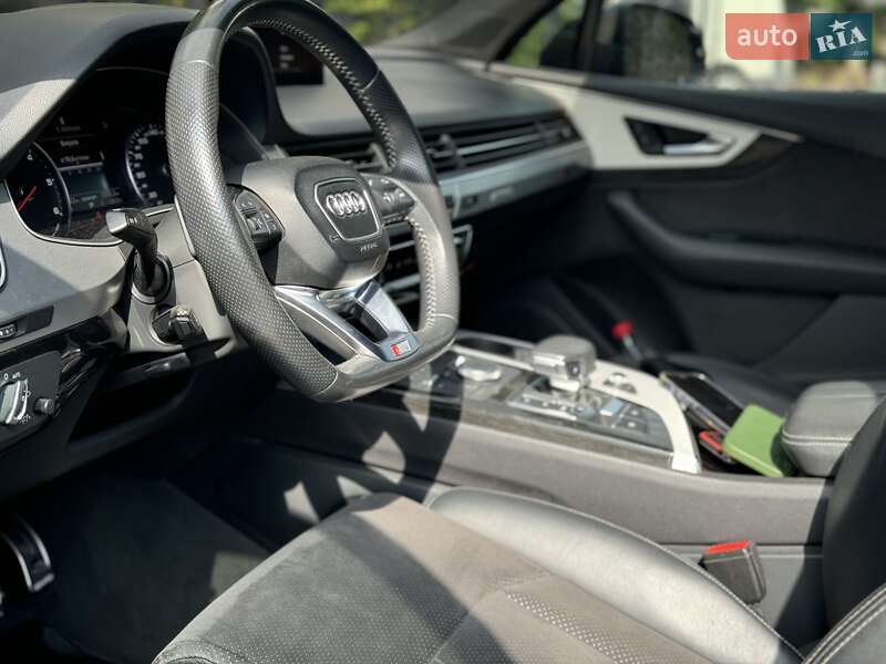 Внедорожник / Кроссовер Audi Q7 2018 в Киеве