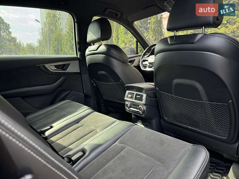 Внедорожник / Кроссовер Audi Q7 2018 в Киеве