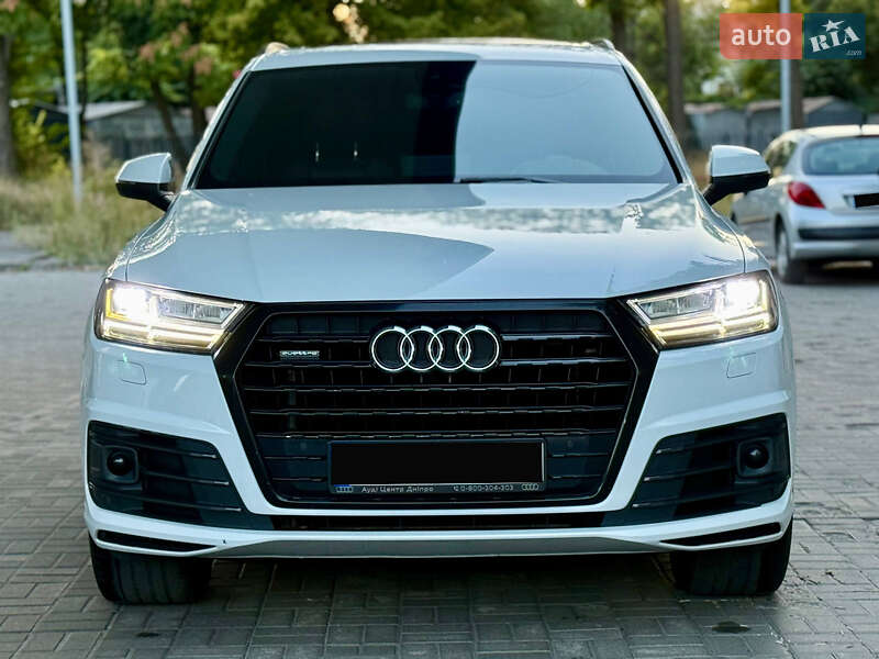 Позашляховик / Кросовер Audi Q7 2015 в Дніпрі