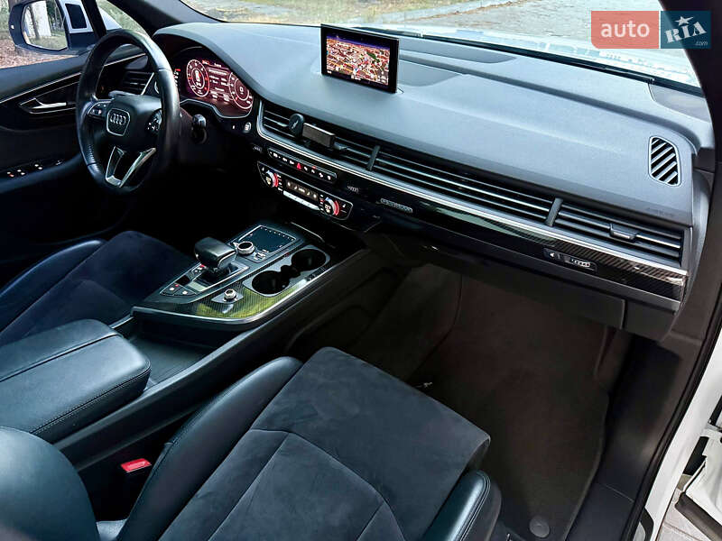 Позашляховик / Кросовер Audi Q7 2015 в Дніпрі