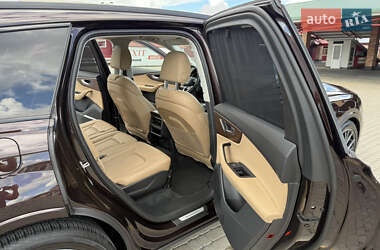 Позашляховик / Кросовер Audi Q7 2022 в 