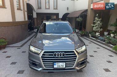 Позашляховик / Кросовер Audi Q7 2016 в 