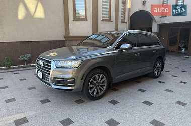 Позашляховик / Кросовер Audi Q7 2016 в 