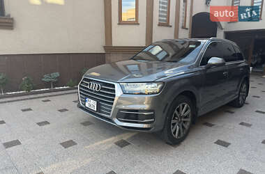 Позашляховик / Кросовер Audi Q7 2016 в 