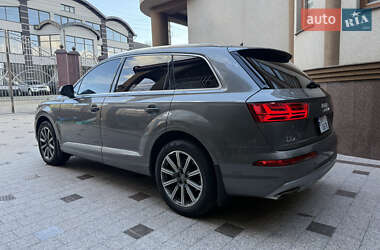 Позашляховик / Кросовер Audi Q7 2016 в 