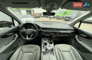 Позашляховик / Кросовер Audi Q7 2016 в 