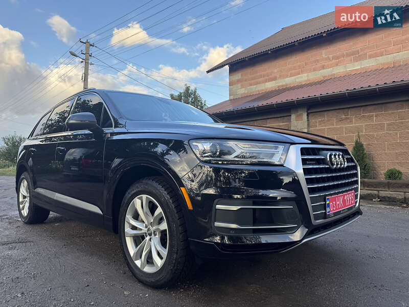Позашляховик / Кросовер Audi Q7 2019 в Дубні