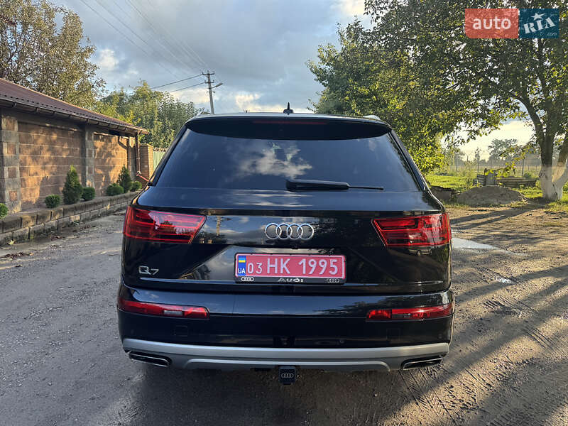 Позашляховик / Кросовер Audi Q7 2019 в Дубні