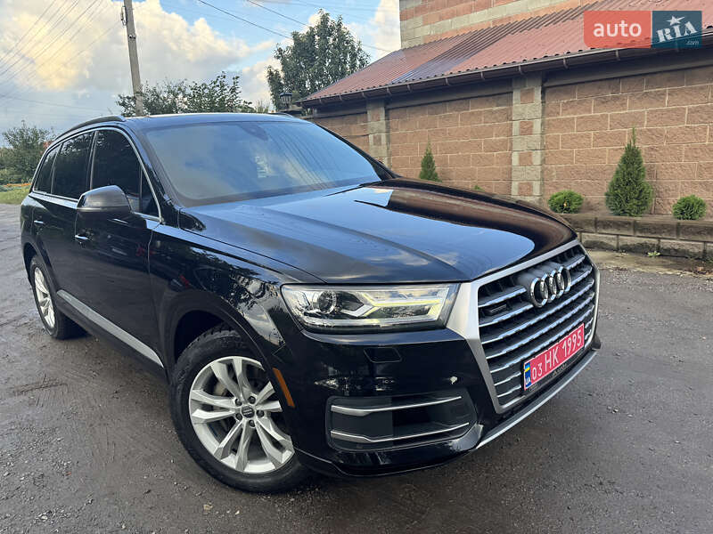 Позашляховик / Кросовер Audi Q7 2019 в Дубні