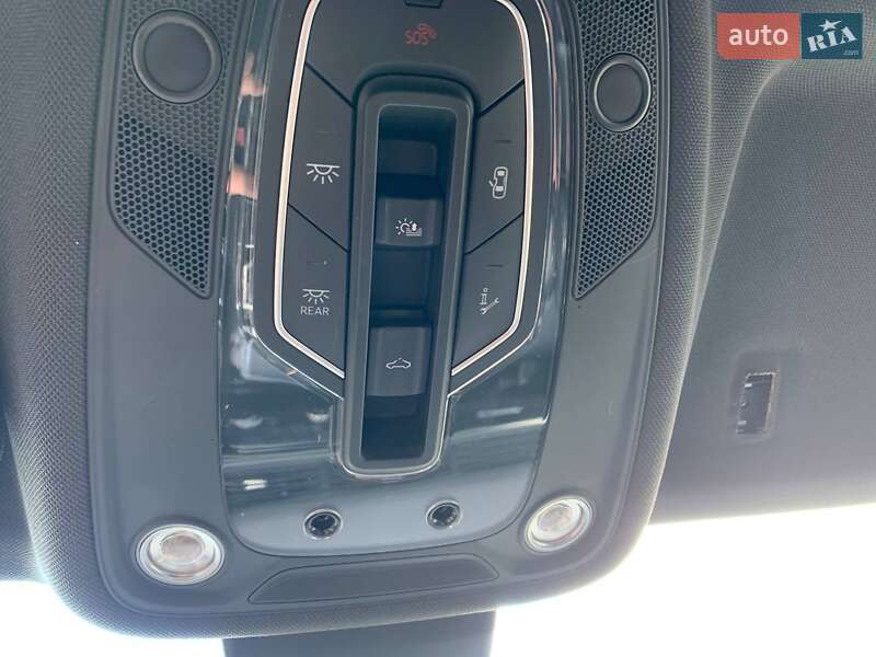 Позашляховик / Кросовер Audi Q7 2017 в Стрию