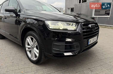 Внедорожник / Кроссовер Audi Q7 2016 в 