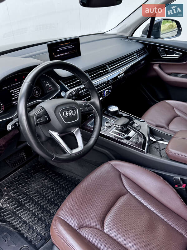 Позашляховик / Кросовер Audi Q7 2016 в Києві