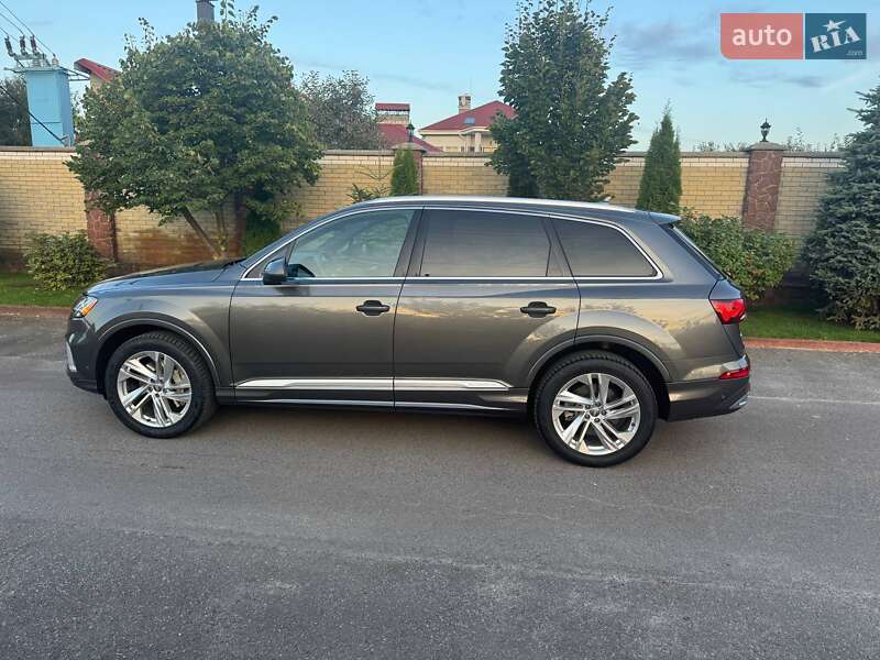 Позашляховик / Кросовер Audi Q7 2020 в Києві