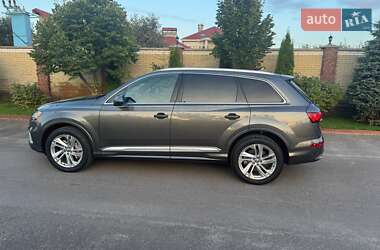 Позашляховик / Кросовер Audi Q7 2020 в 