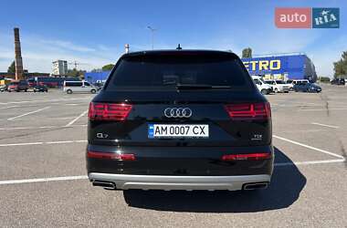 Внедорожник / Кроссовер Audi Q7 2016 в 