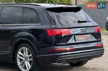 Внедорожник / Кроссовер Audi Q7 2016 в 