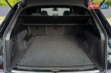 Внедорожник / Кроссовер Audi Q7 2016 в 