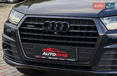 Внедорожник / Кроссовер Audi Q7 2016 в 