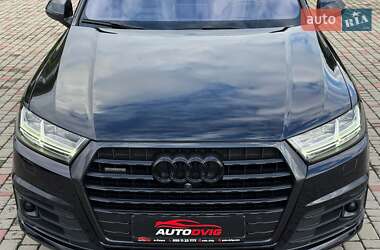 Внедорожник / Кроссовер Audi Q7 2016 в 