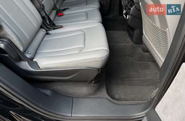 Внедорожник / Кроссовер Audi Q7 2016 в 